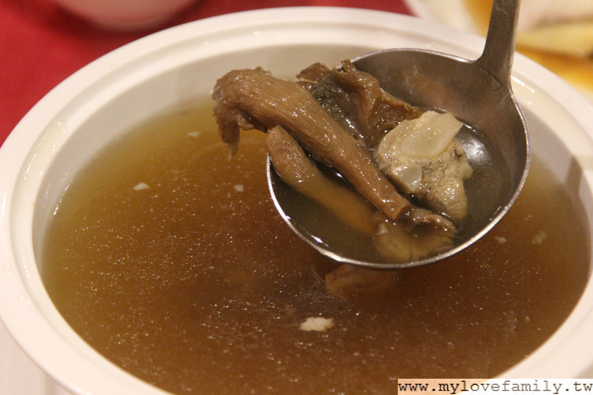 土庫牛蒡菇菌湯