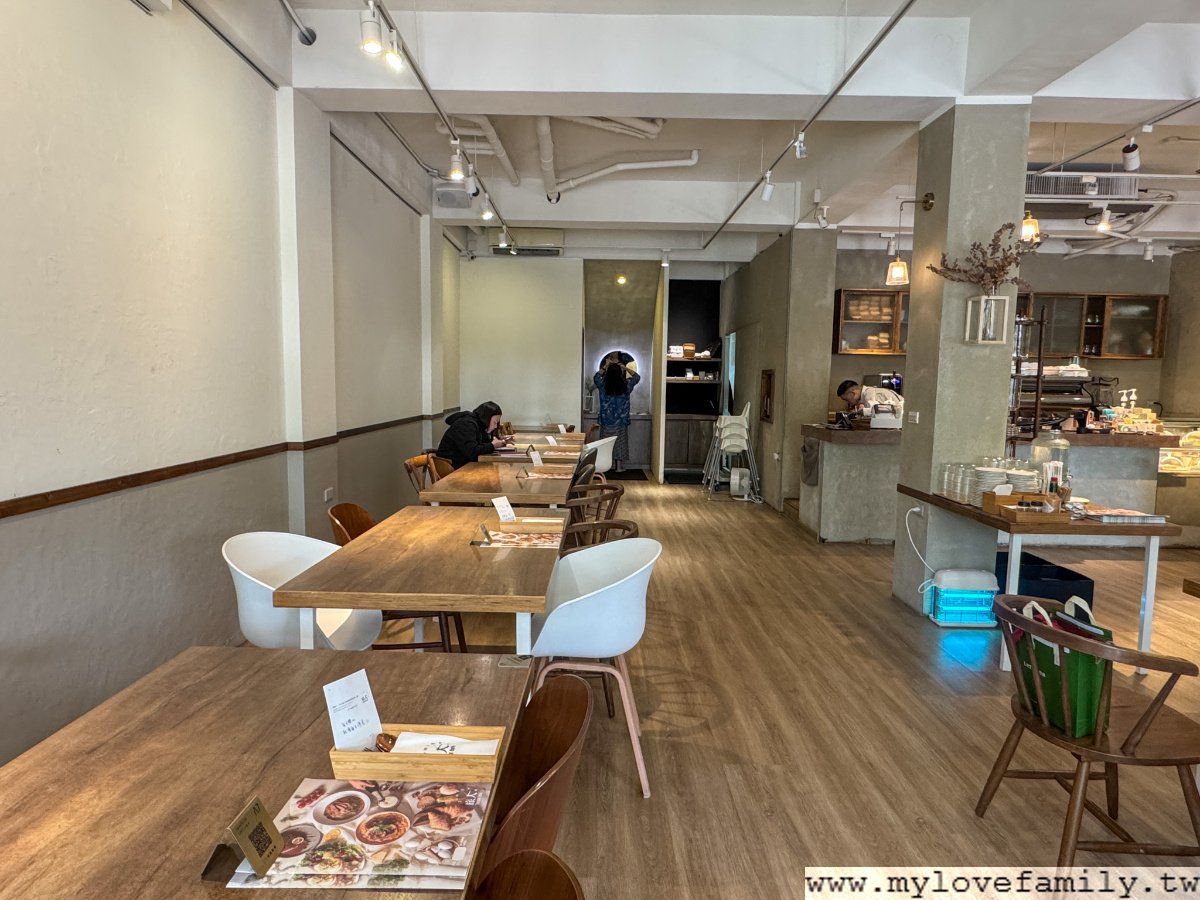 【旅人咖啡館 中壢店】