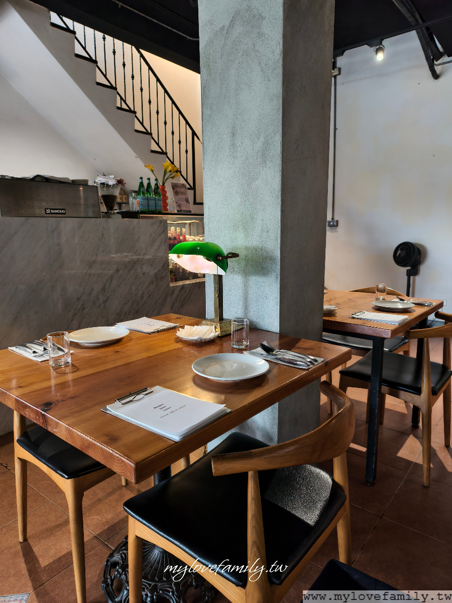 軟木塞義法小館